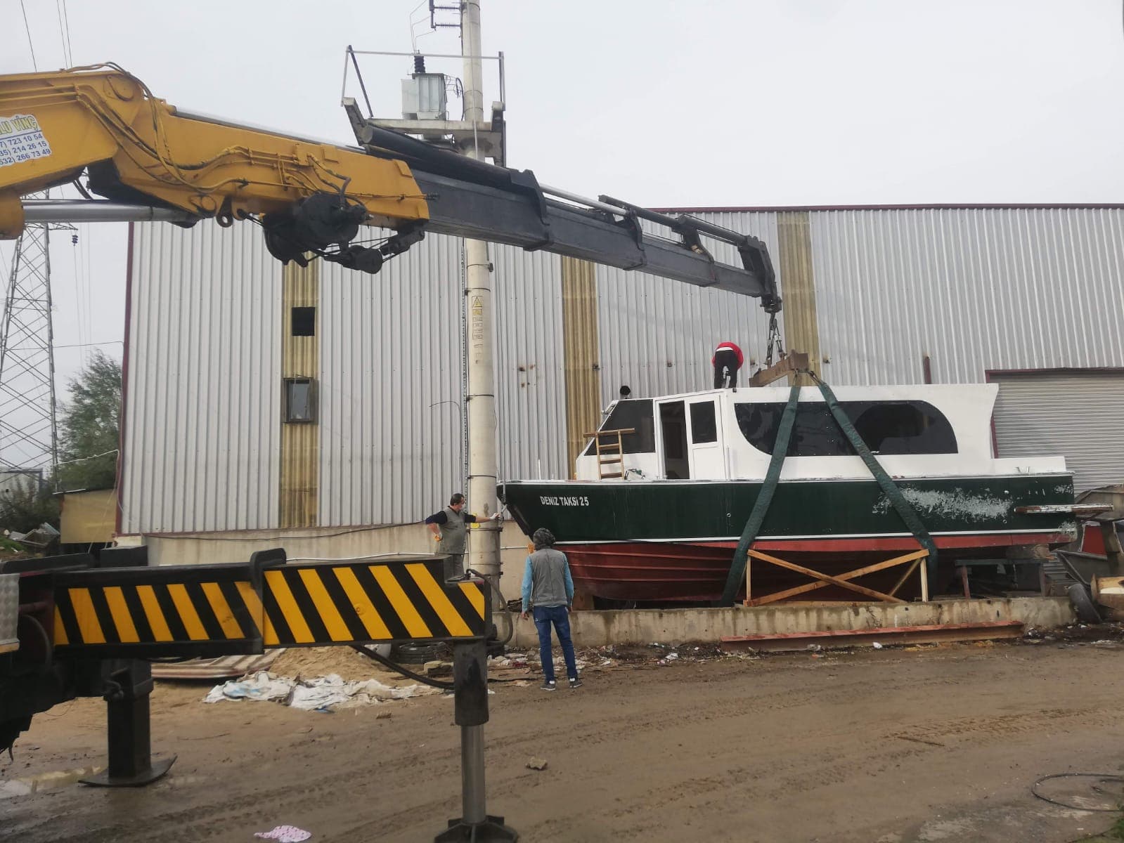 Şeker Sepetli Vinç Kiralama tekne kaldırma operasyonu İstanbul